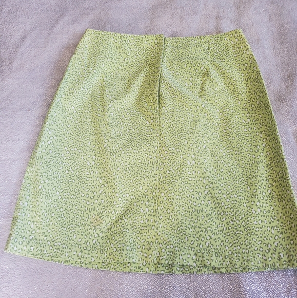 Mini-Skirt - Picture 2 of 7